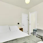 بيت ضيافة - Bedroom With En Bathroom ستافانجر