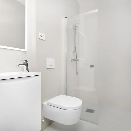 - Bedroom With En Bathroom בית הארחה *