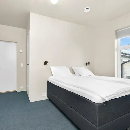 - Bedroom With En Bathroom