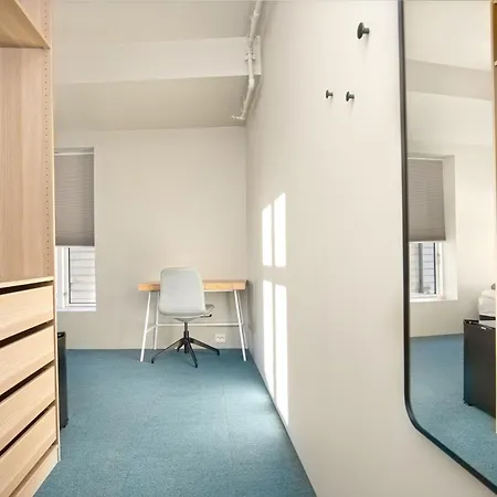 - Bedroom With En Bathroom *