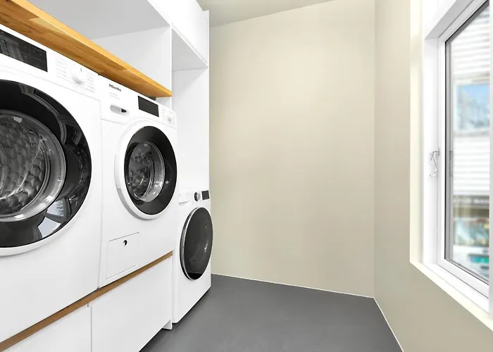 - Bedroom With En Bathroom